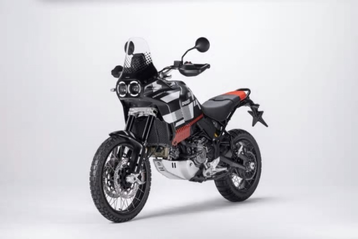 ドゥカティeicmaでオフロードバイクデザートxのニューカラーモデルを世界初公開
