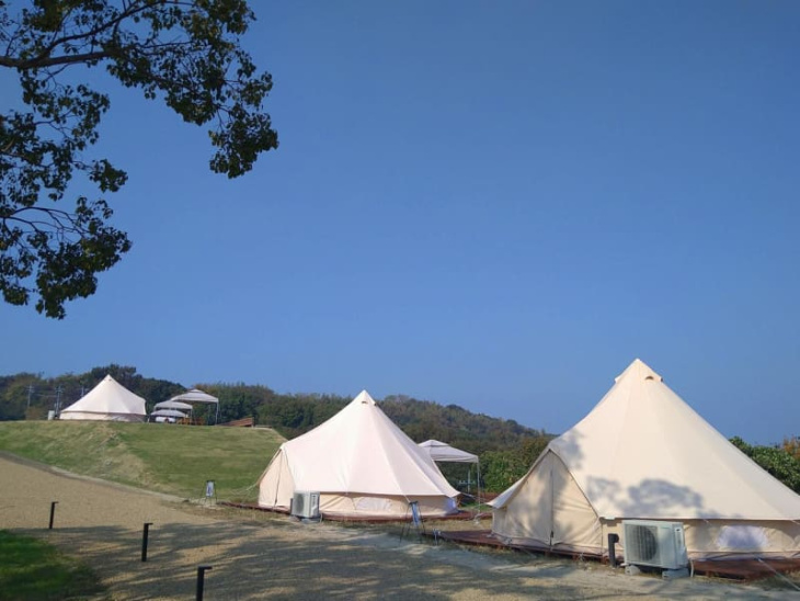 10/31オープン・岡山県倉敷のグランピング施設「ソラニア」でキャンプ体験！青空と夜景が美しい