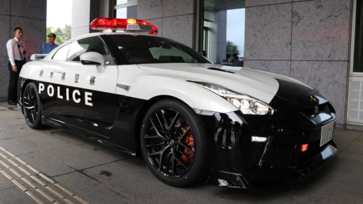 警察に仕える世界で最も美しいスーパーカー