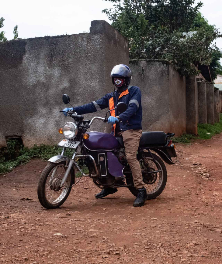 ウガンダ政府がすべてのエンジン搭載車を、無料で電動バイクに交換する計画を発表しました！ 一体どうやって、「無料」を実現するのでしょうか・・・!?