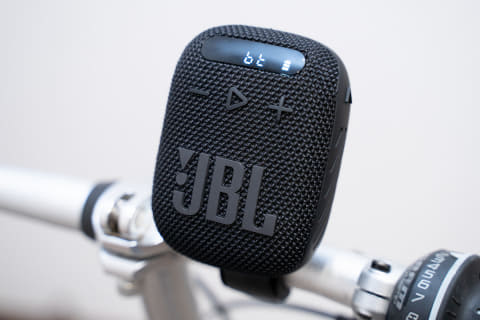 jbl、自転車やバイクのハンドルに固定できるbluetoothスピーカー「wind 3」
