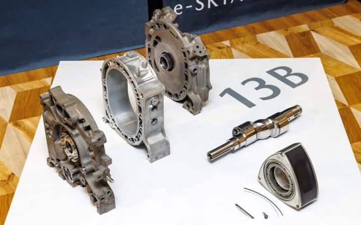 マツダが「飽くなき挑戦」と位置付ける新型8cロータリーエンジン開発 次世代renesis 16xや787bの技術を投入