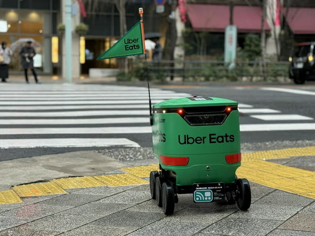 uber eatsら、東京・日本橋でロボットデリバリーサービスを開始 社会問題の解決へ