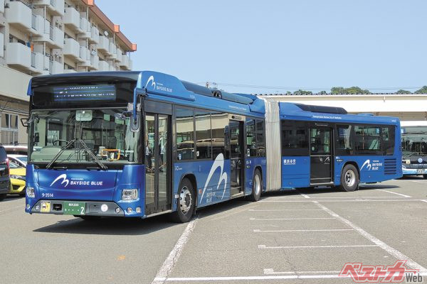 全長18mに最大乗車人数80人!! 連節バス「ベイサイドブルー」が巨大すぎる！ 意外と知らない路線バスの世界