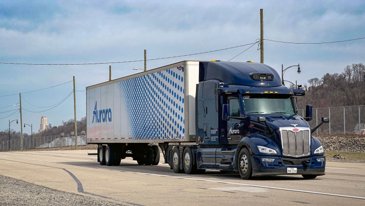 運送業界に革命をもたらす「自動運転トラック」がアメリカで間もなく高速道路を走行し始める