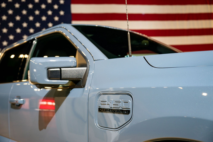 フォード、「ｆ150ライトニング」を最大7.5％値下げ－ｅｖ需要鈍化