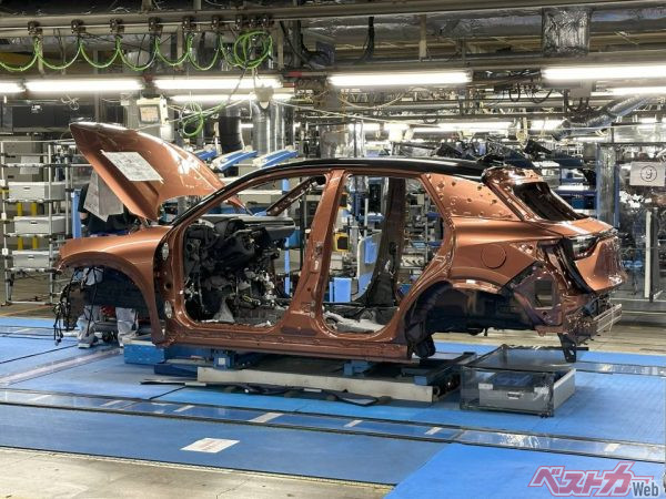 豊田章男会長の想いが詰まったlbxの生産ライン公開！ 東北の復興を支えたトヨタ自動車東日本の新たな挑戦