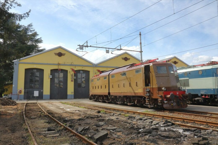 ｢芸術の国｣イタリアが進める鉄道保存の本気度 400両超保有の｢財団｣､自前の工場で徹底整備